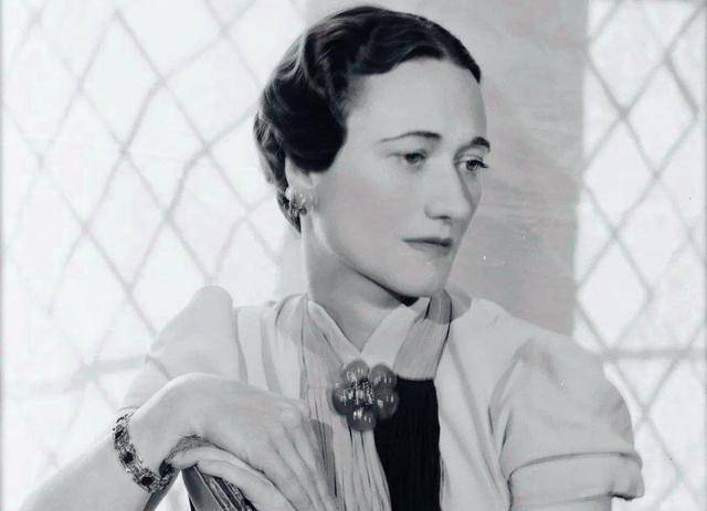 放弃江山,娶所有人都反对的女人,二婚的辛普森夫人究竟有多美?