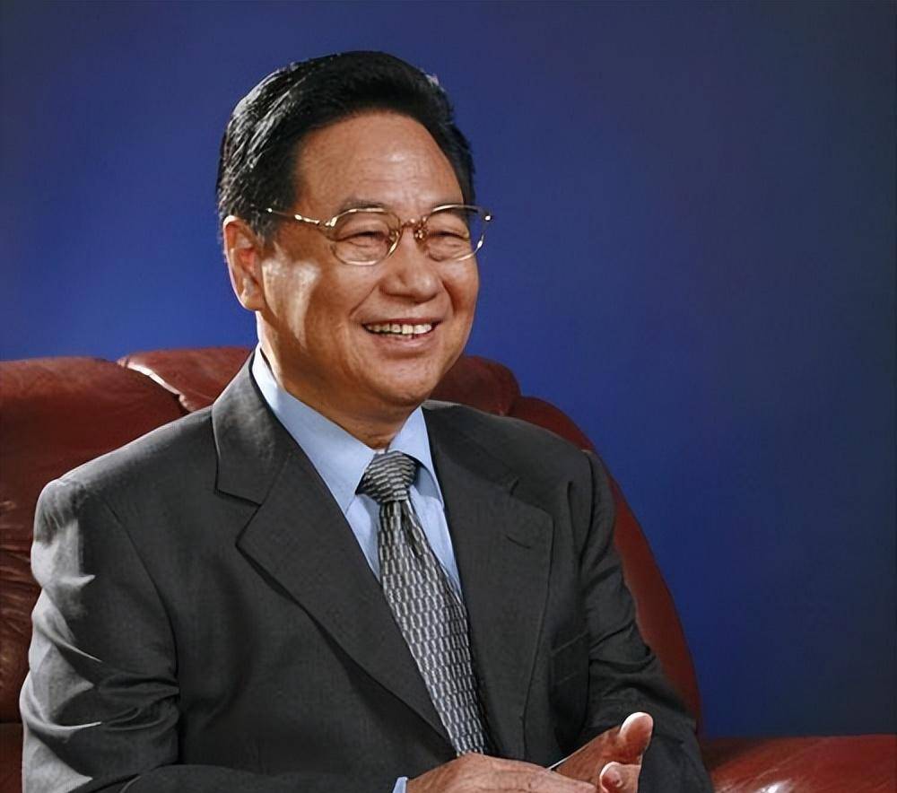 96年,湖南老汉喝了8瓶三株口服液后烂体而亡,三株集团命运如何