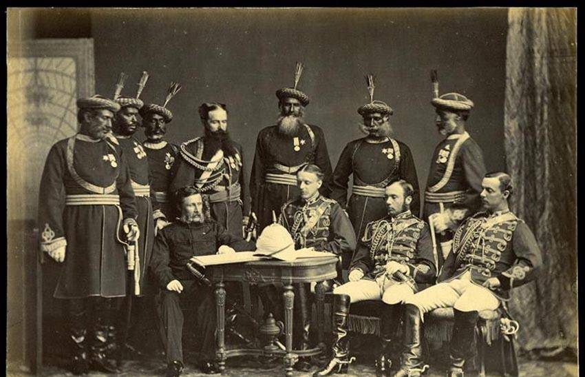 规管法案》,英国内阁开始插手管理英属东印度公司,设立印度总督一职