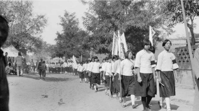 新四军女乡长章辅:敌人撕开她的上衣,看见了她左胸上有颗红五星