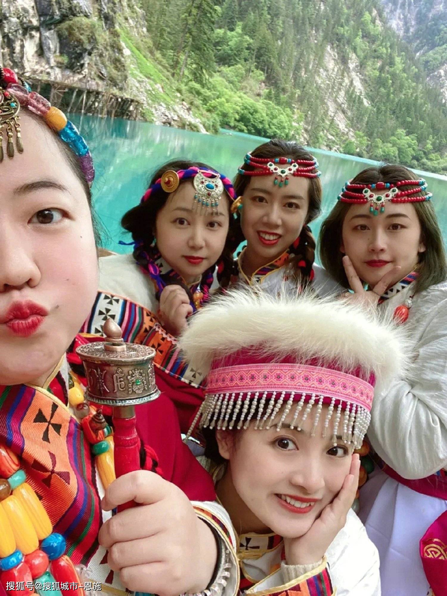 话说,四川的美景和美食可是全国闻名,我这个吃货兼旅行爱好者可是早就