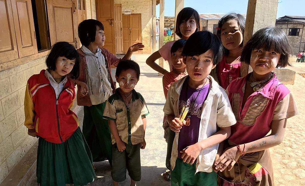 历史上被慈禧割让领土,至今水电都靠中国供给,日常交流用中文_缅甸