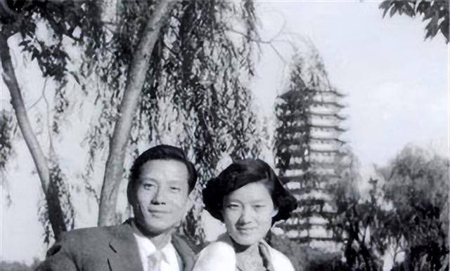 民国著名交际花谈雪卿,挺着孕肚被丈夫抛弃,生下女儿成为外交家