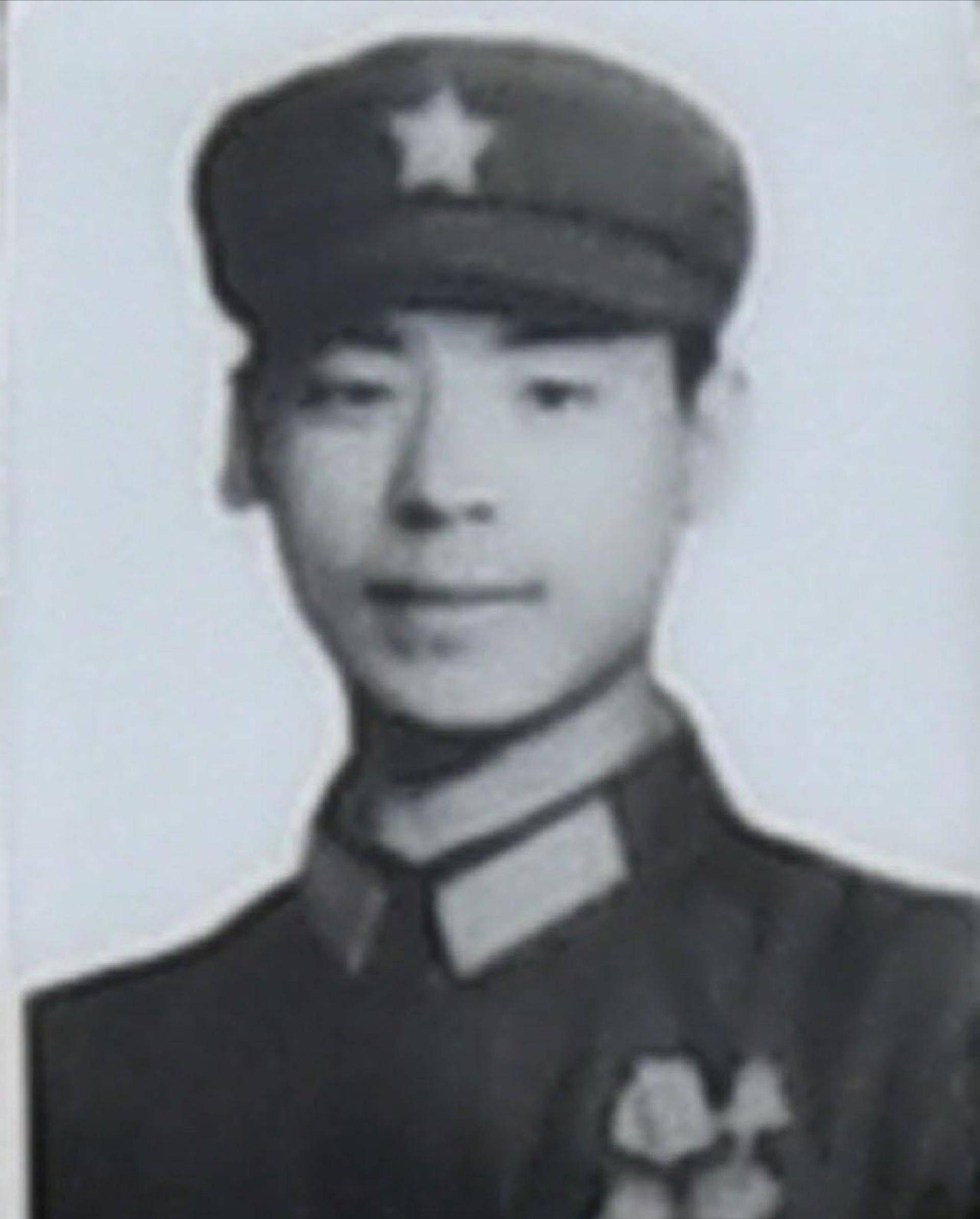 老山副连长战前恋爱,违纪遭降级:25岁战场牺牲前大喊,我走了_王仁