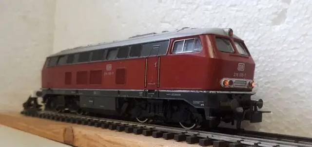 br215型内燃机车模型ny6型内燃机车与ny5型内燃机车从外观上看十分