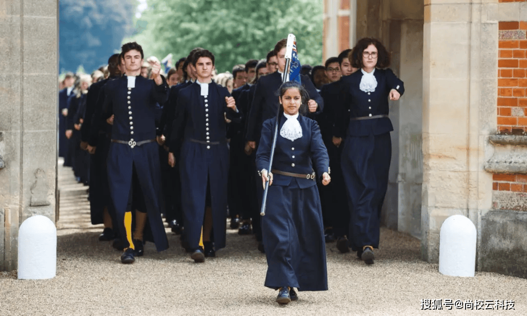 贵族气质从何而来?一探英国私校校服的魅力