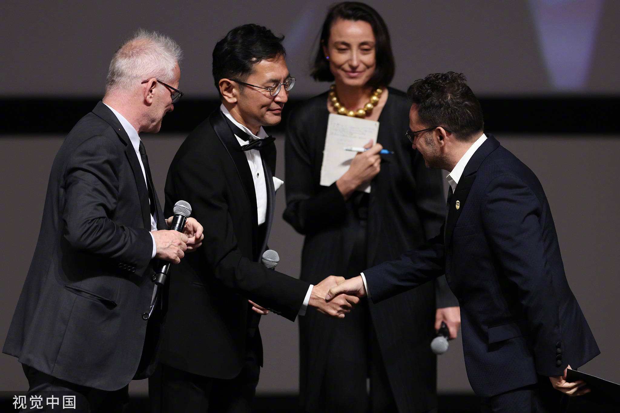 吉卜力工作室获颁第77届戛纳荣誉金棕榈 宫崎骏铃木敏夫提前录制获奖