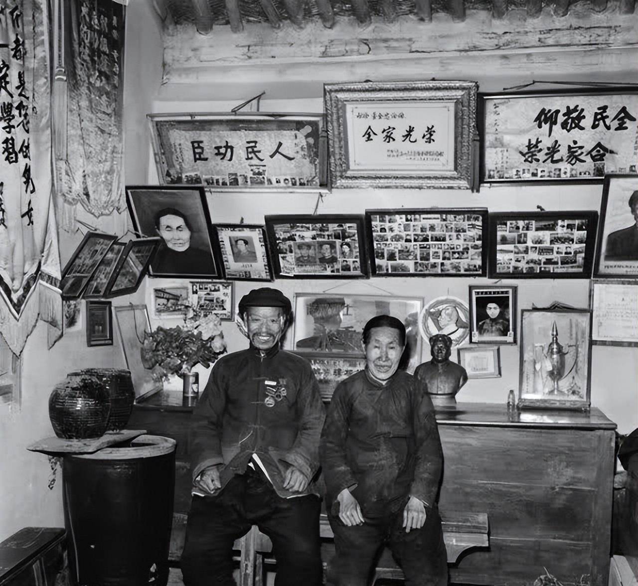 董存瑞舍身炸碉堡后,妻子守孝三年改嫁,后人是抗疫英雄