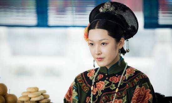 的嫔妃也不少,像著名的荣妃,惠妃,还有影视剧里经常出现的宜妃,德妃等