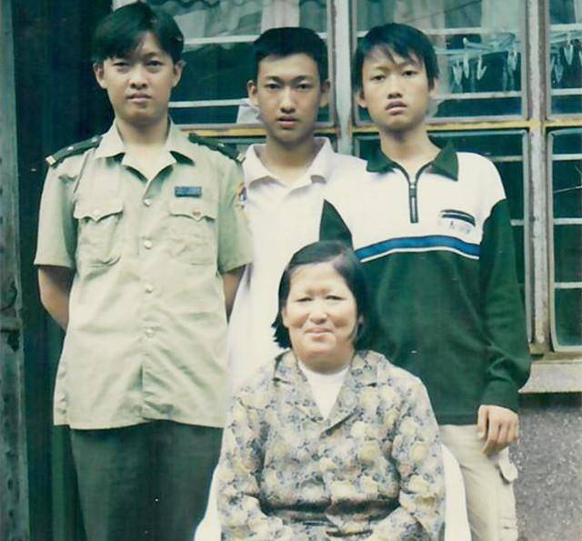 27年前他倒在毒贩手雷下,如今三个儿子都穿上了警服_张从顺_战友_生命