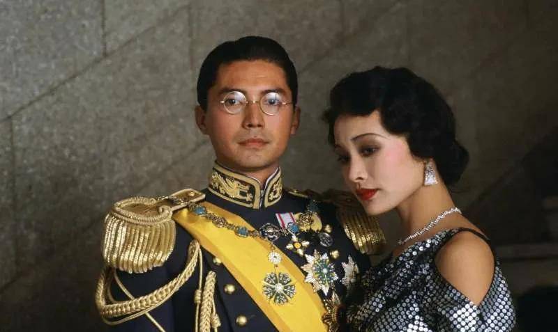 她与侍卫通奸产子,婴儿遭丈夫丢入锅炉,让她从一国之母变疯妇_溥仪