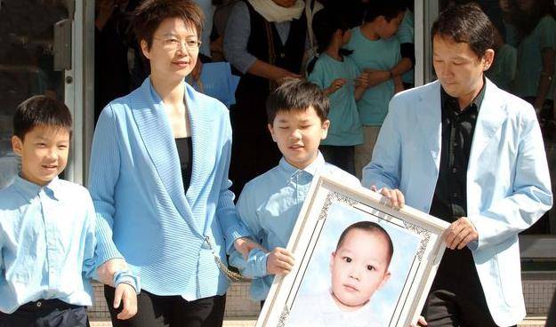 廖启智的三次重大抉择,一生好坏参半,周润发为之叹息