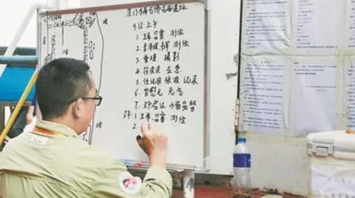 2016年,江西一水库水位下降露出大量佛像,专家:它们来历不简单