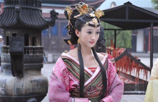 崇祯继承哥哥皇位后,是怎样处理21岁的皇嫂的?