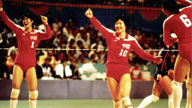 女排美女李月明:与前夫离婚,再嫁给美国人,今53岁生活滋润