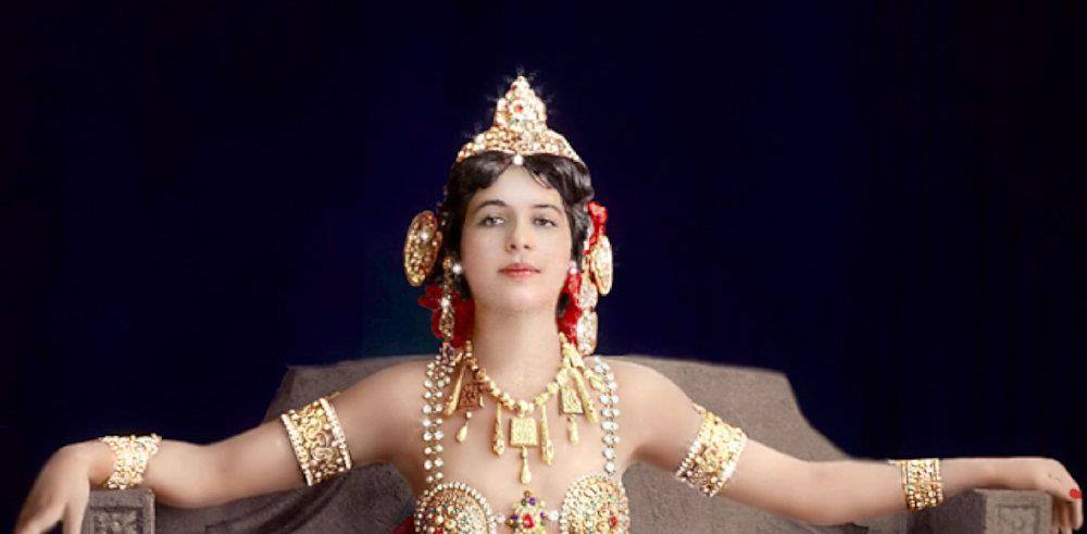 她是最著名的美女间谍,无数法德军官痴迷她,死后头颅存放博物馆_玛塔