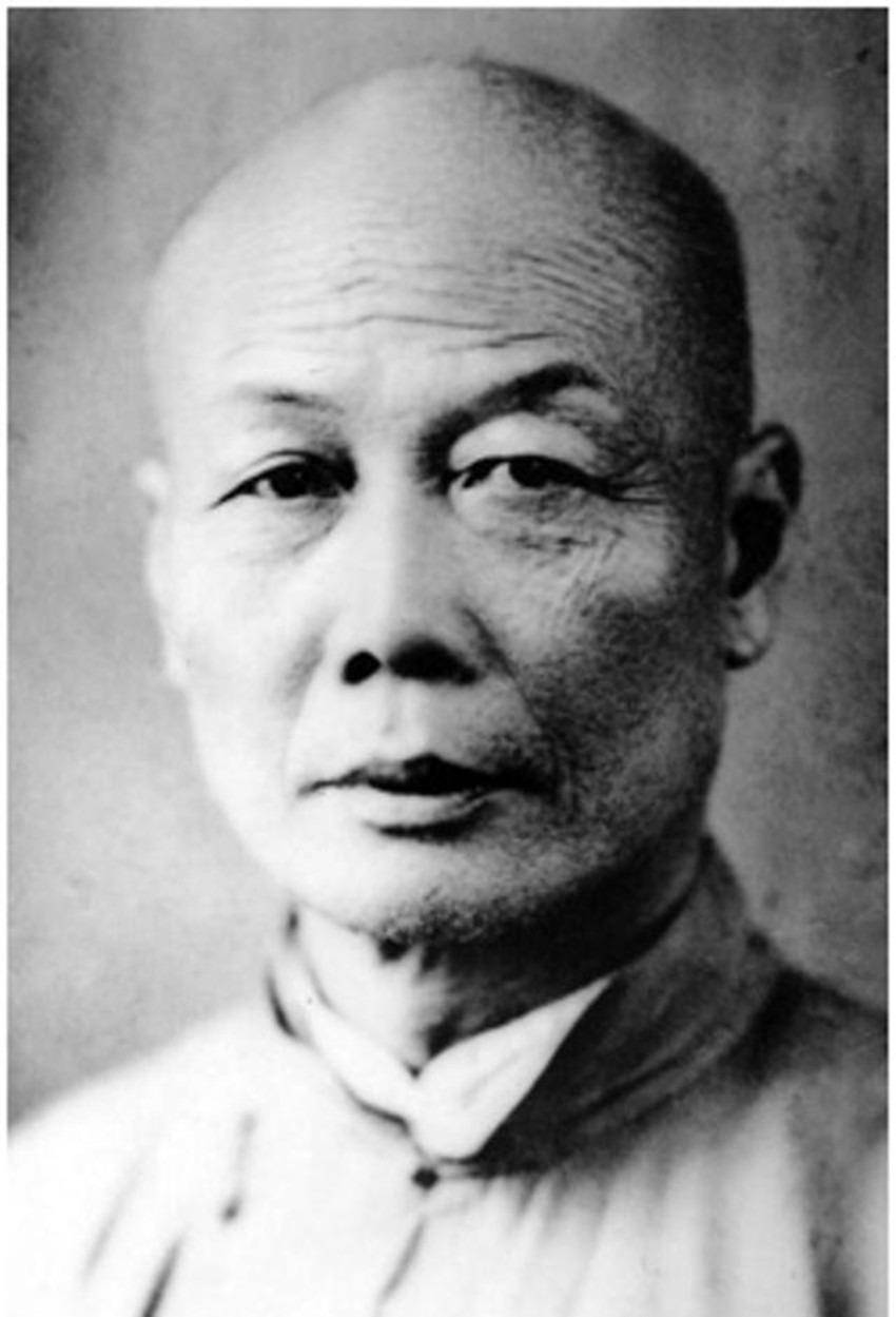 手劈14块砖,还能"汽车过腹""铁锤贯顶",顾汝章有多厉害