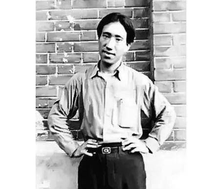 退休后用余生追寻父亲的足迹_缪敏_彭湃来_女儿