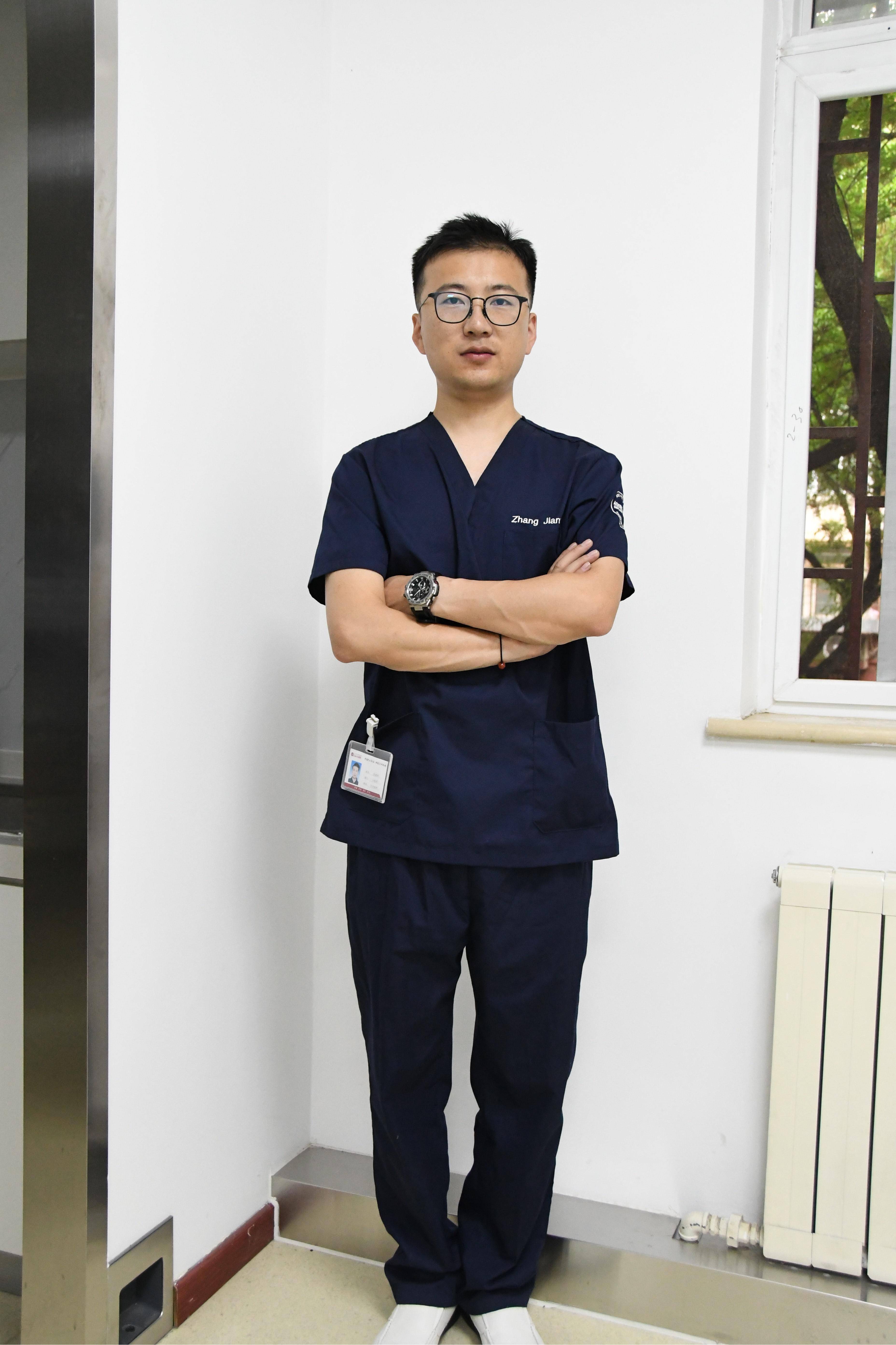 东城中医医院口腔科张建兴医生:智齿到底该不该拔