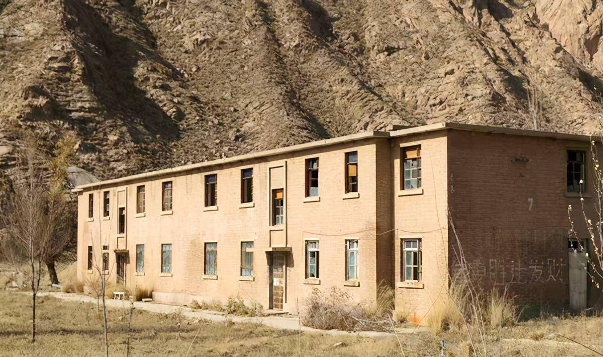 当时西方国家也有不少的研究资料,但对中国却是严防紧守.