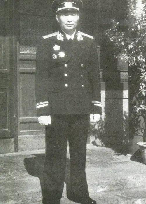 萧劲光萧克萧华,都曾在四野担任要职,说不尽的军中"三萧"