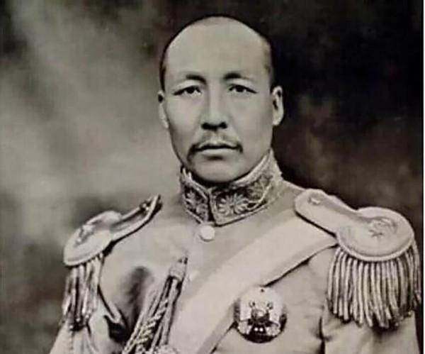 十年后她独自枪杀在佛堂念经的仇人,为父亲报仇_施剑翘_孙传芳_施从滨