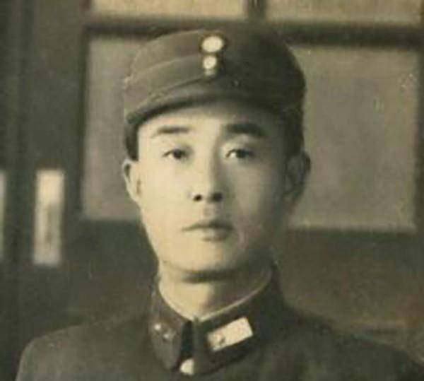 十年后她独自枪杀在佛堂念经的仇人,为父亲报仇_施剑翘_孙传芳_施从滨