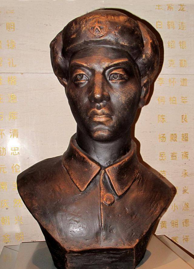 他17岁参军,19岁牺牲,所获荣誉却在军史上非常少见!