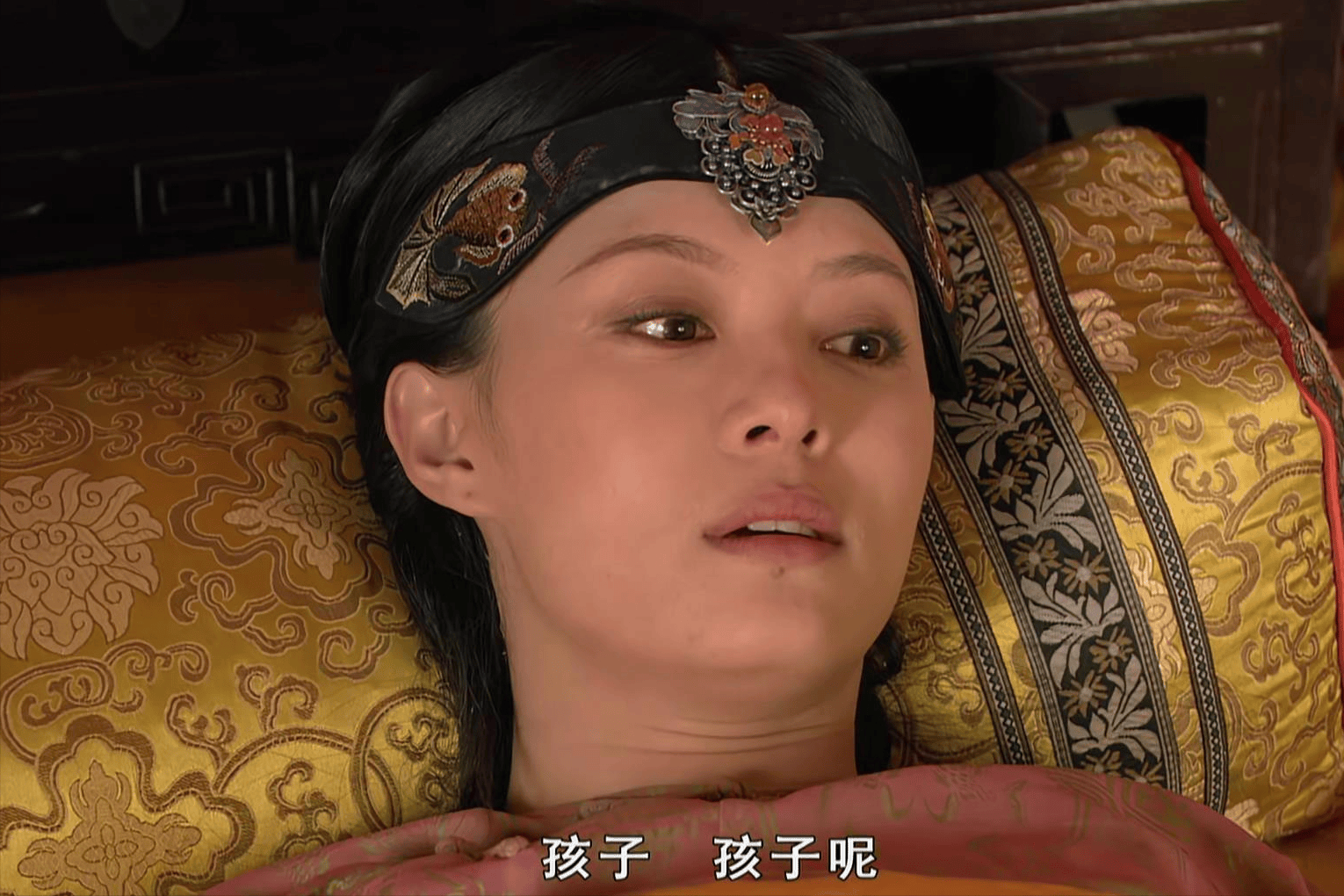 传》利用孩子扳倒皇后,甄嬛究竟是大女主,还是恶毒女配_观众_敬妃