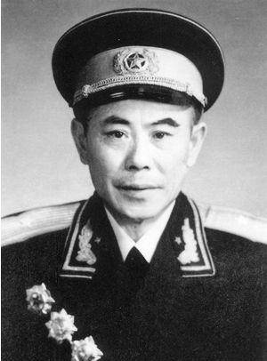 1927年入党,同年七月加入工农红军.