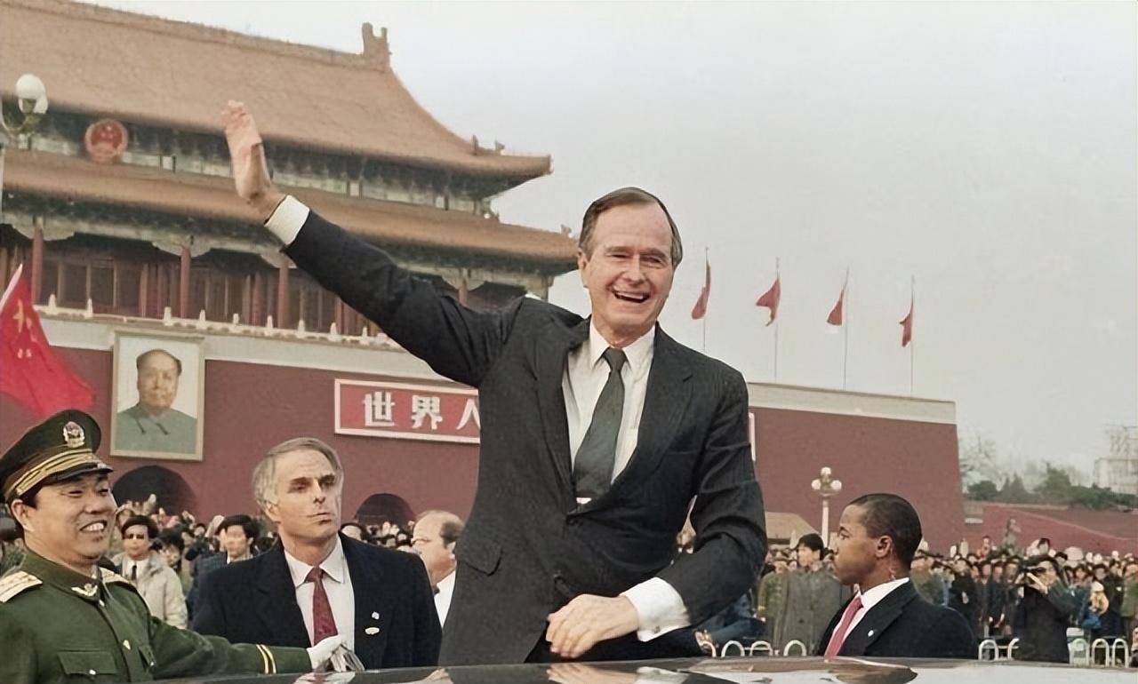 成为首位在中国荧屏上向中国人发表谈话的美国总统