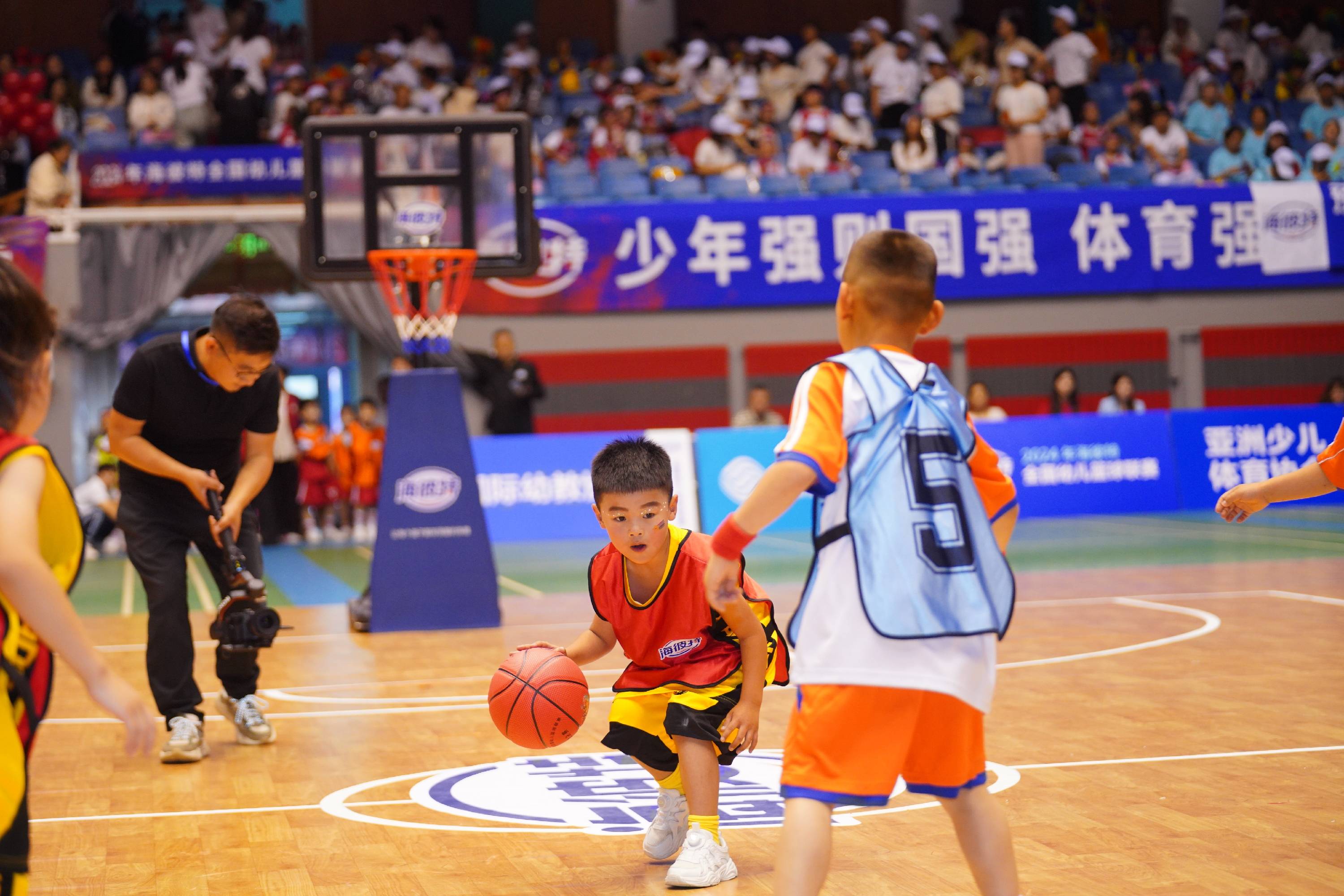 篮球总决赛的表演节目（篮球总决赛的表演节目叫什么） 篮球总决赛的演出
节目（篮球总决赛的演出
节目叫什么）《篮球总决赛主持词》 篮球资讯