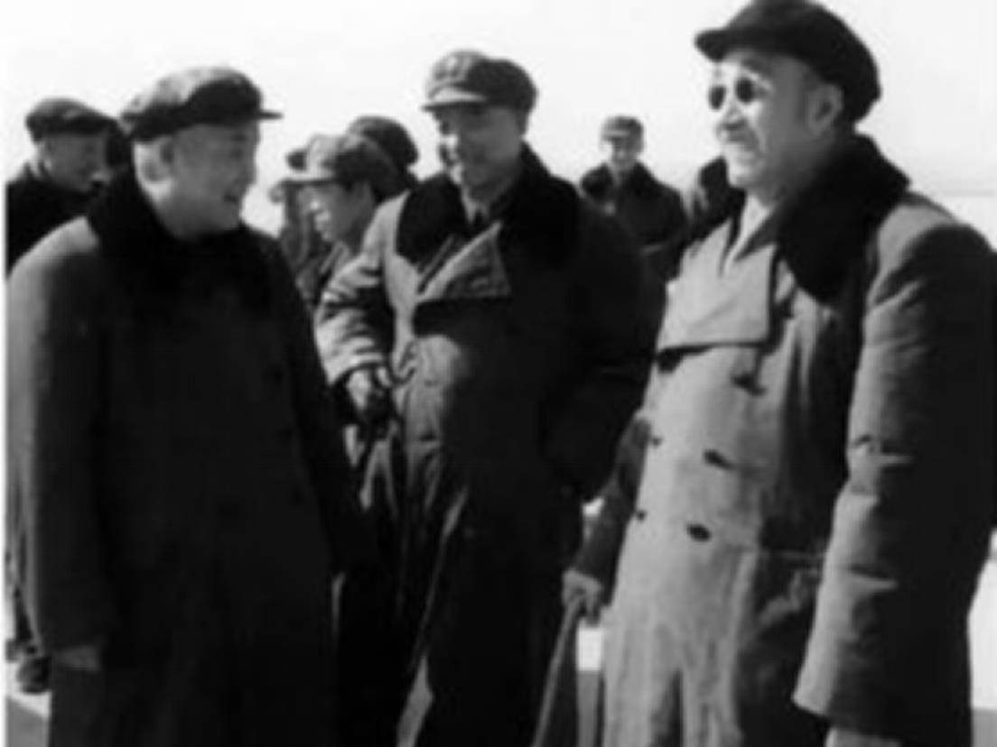 1949年,农民李如龙家来了位军人,才知道离家多年的父亲成了司令员