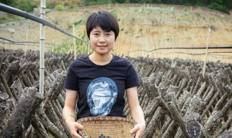 2009年,四川21岁女孩回乡创业,带600户农民致富,年售6000余万