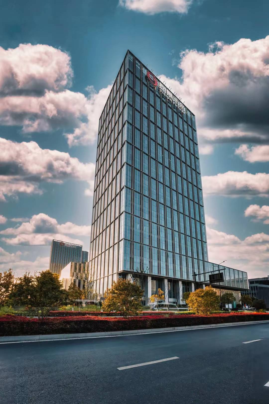 年营收过百亿,抖音第一直播机构操盘手陈鹏博:电商单靠流量是个坑!