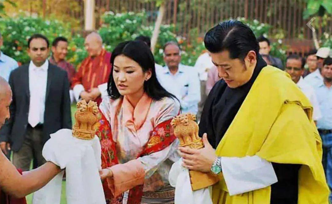 平民王后吉增·佩玛:7岁被不丹王子求婚,21岁嫁给不丹国王
