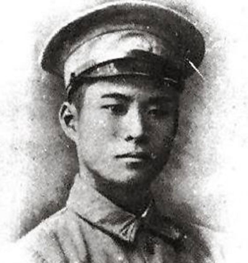 "镇反"中,黄维的弟弟被牵连枪决,黄维恢复自由后是如何做的?