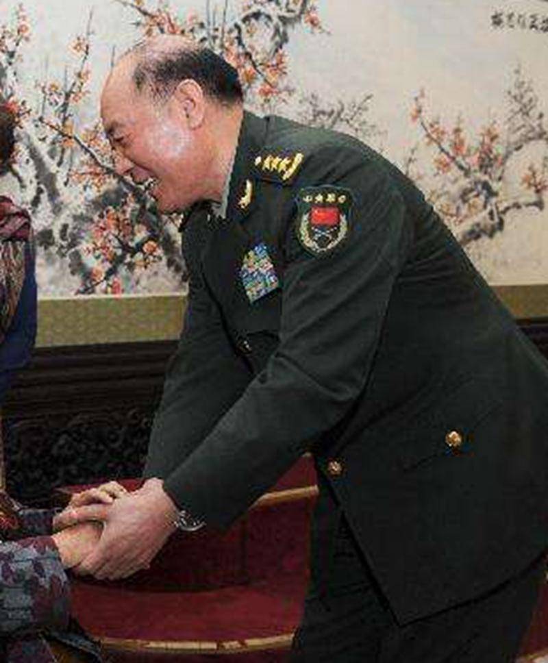 总装备部的第一任政委,46岁授少将,51岁升中将,58岁升上将