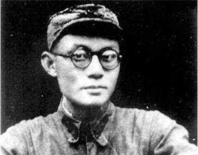 他是军统口中的"疯老头",装疯卖傻14年,终于成功逃出魔窟