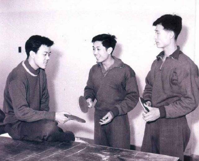 身患肺结核,21岁夺得中国第一个世界冠军的容国团,31岁自杀了