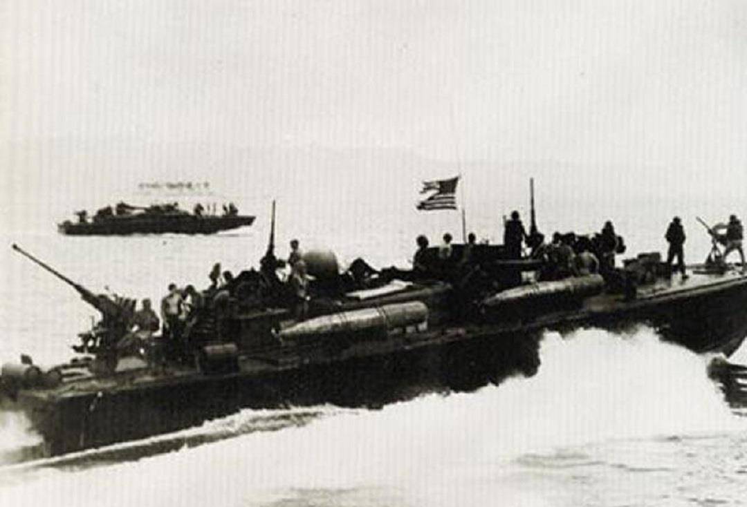 莱特湾海战:日本海军被打光,陆军也惨败,整个日本被打到绝望