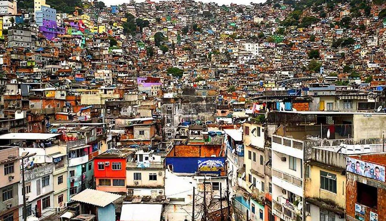 巴西贫民窟对比图片