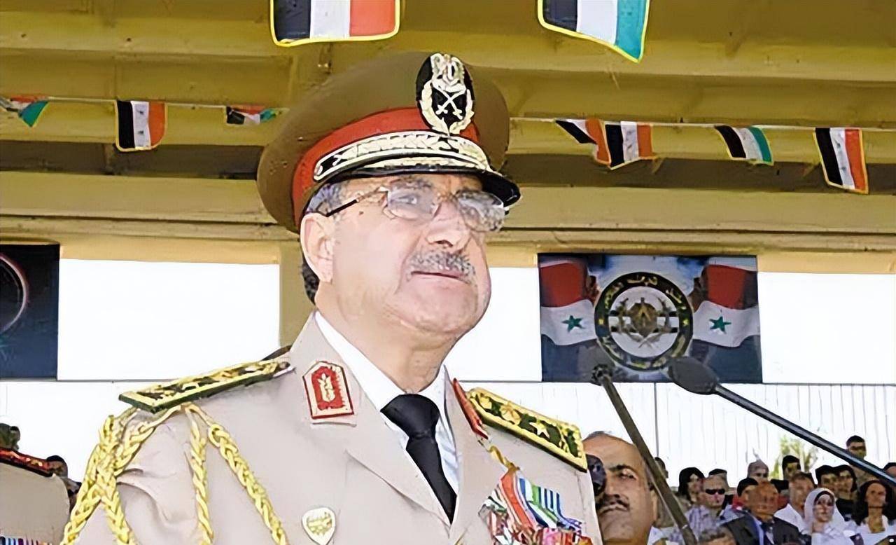 拒绝离开阿富汗的前总统纳吉布拉:死刑前口中塞满钞票,被车拖行