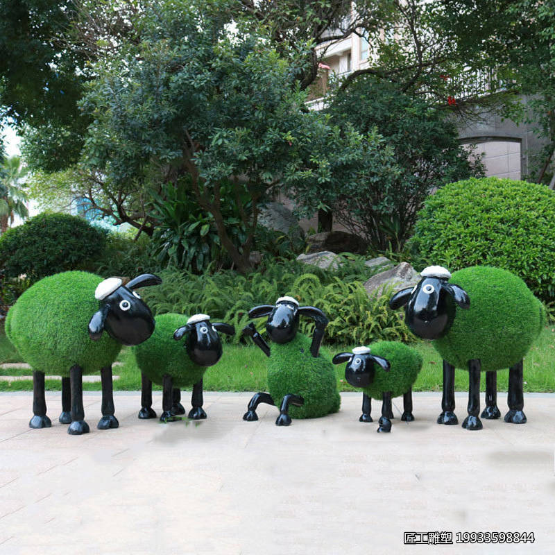 玻璃钢草皮羊仿真动物雕塑 户外公园草坪装饰小品
