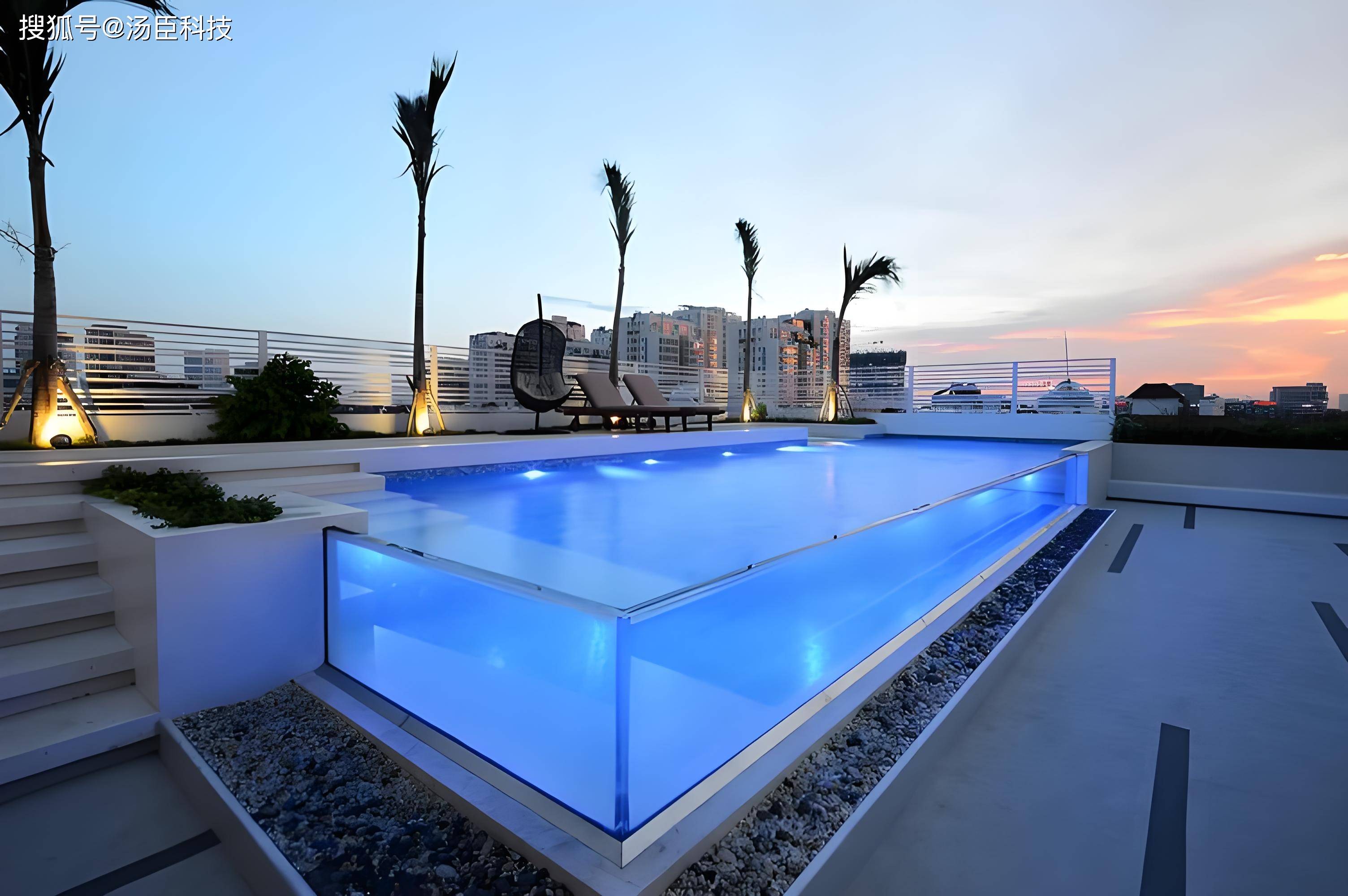 小型透明游泳池的设计和建造