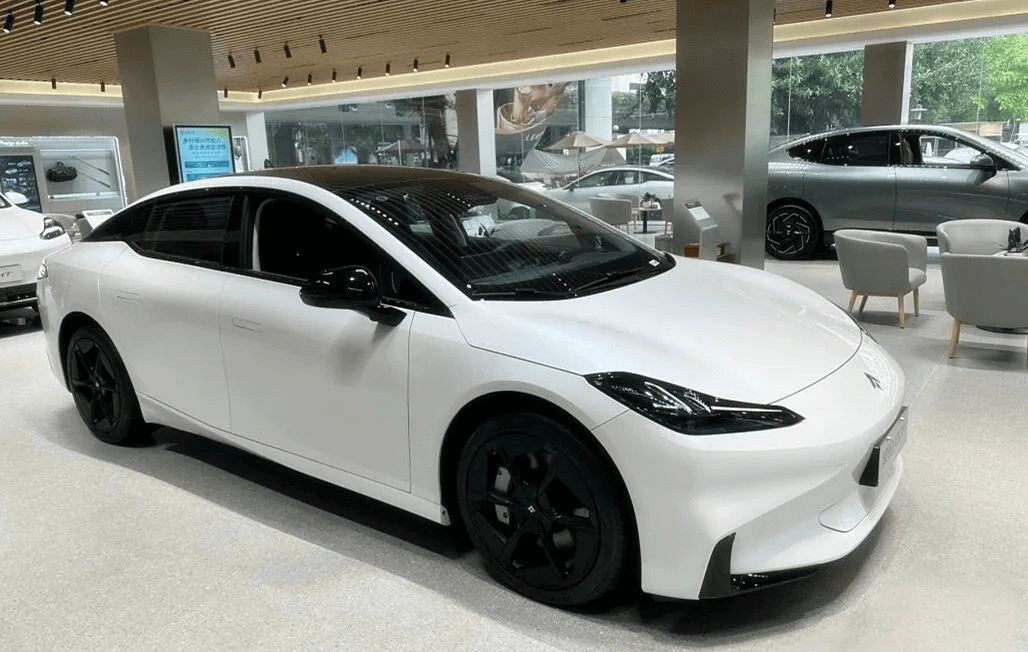 还看啥特斯拉,续航710km国产车才19万,剪刀门轿跑4.