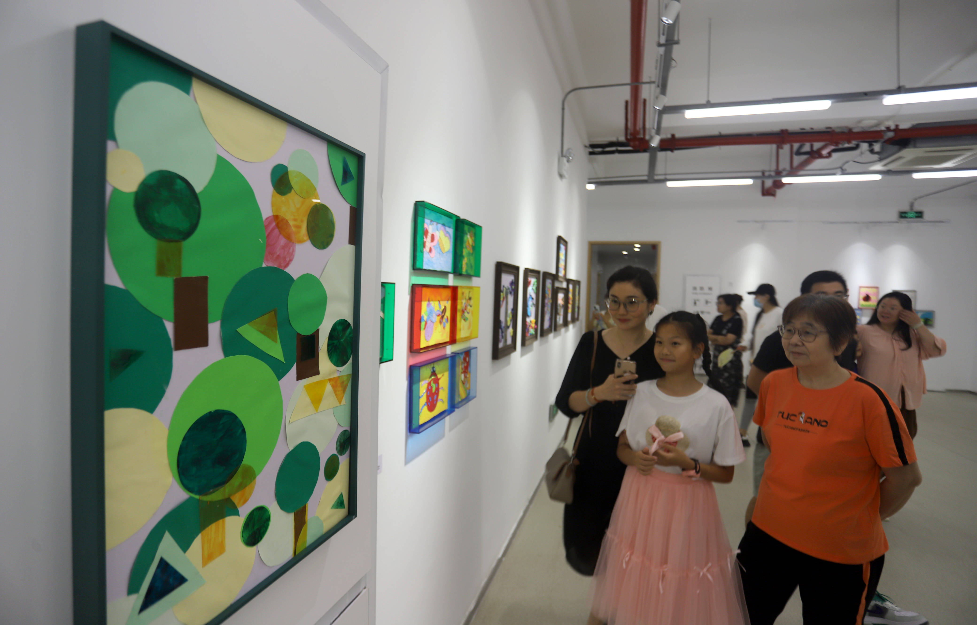 首届吴中区跨学科美育浸润计划实践暨多校联合青少年艺术展开幕