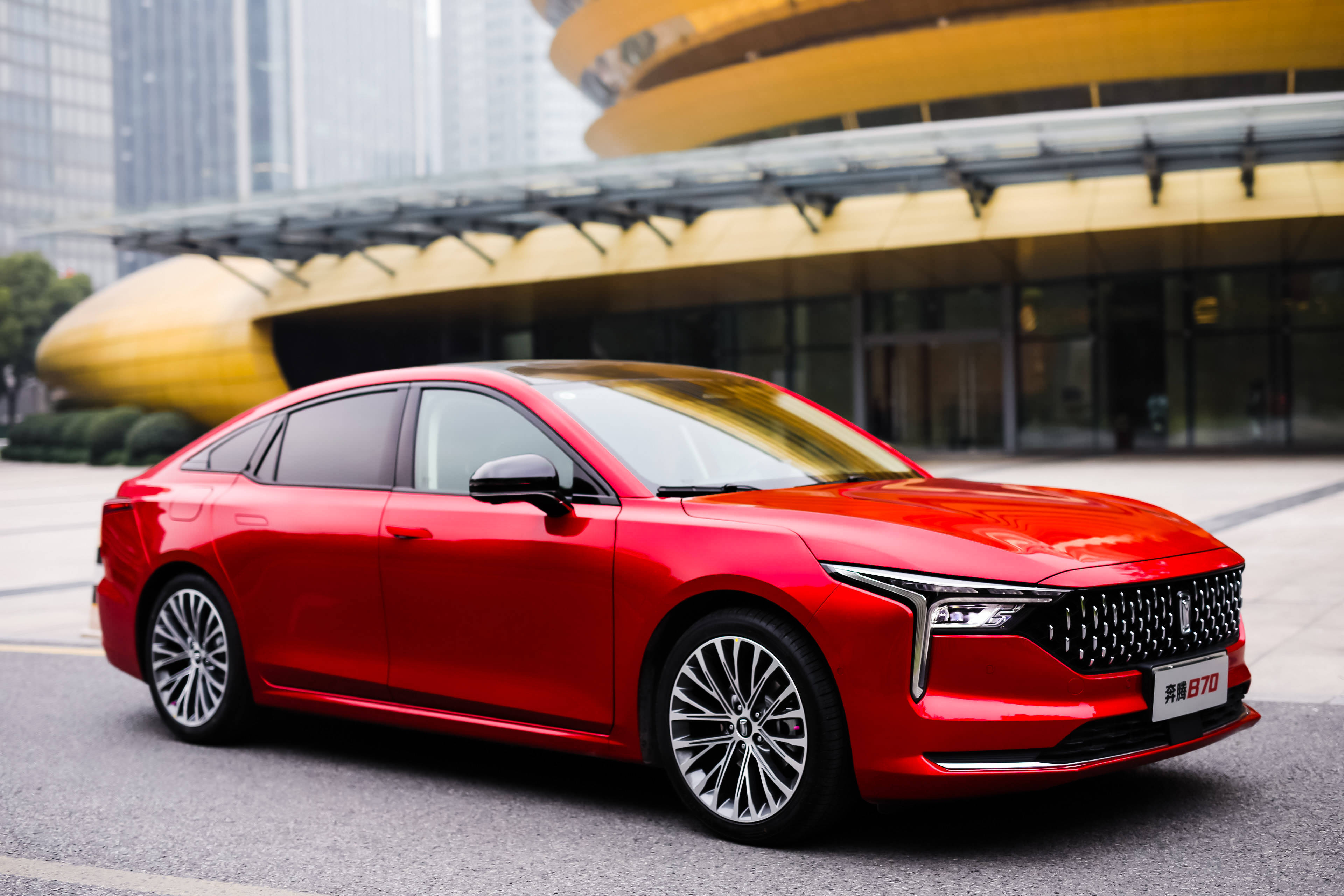 国产家轿谁最能装?奔腾b70了解一下?