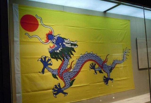 清朝本无国旗,"黄龙旗"被推广使用,和李鸿章有关?