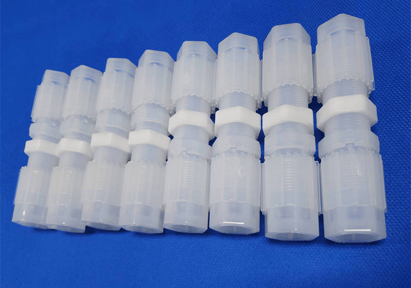 耐高温氟塑料直通穿板接头的优缺点是什么